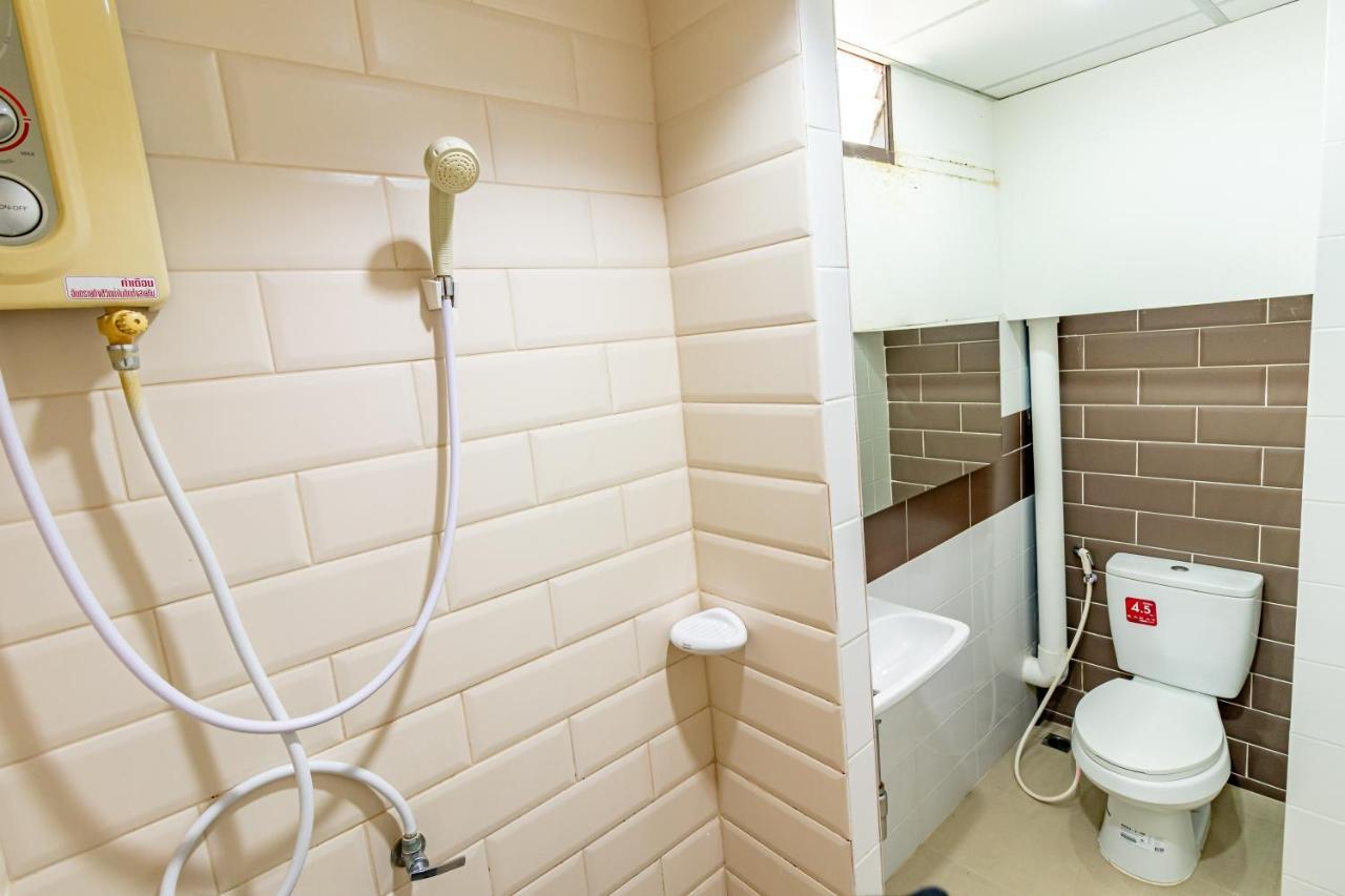 Alanda Hotel & Apartment Бангкок Экстерьер фото